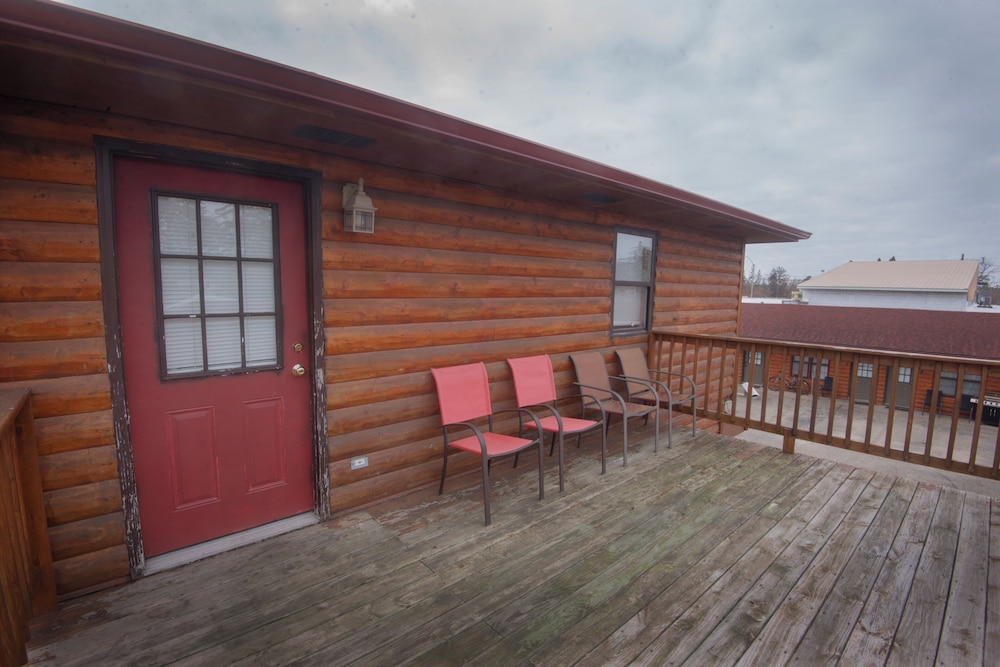 Rustic Inn - photo 18