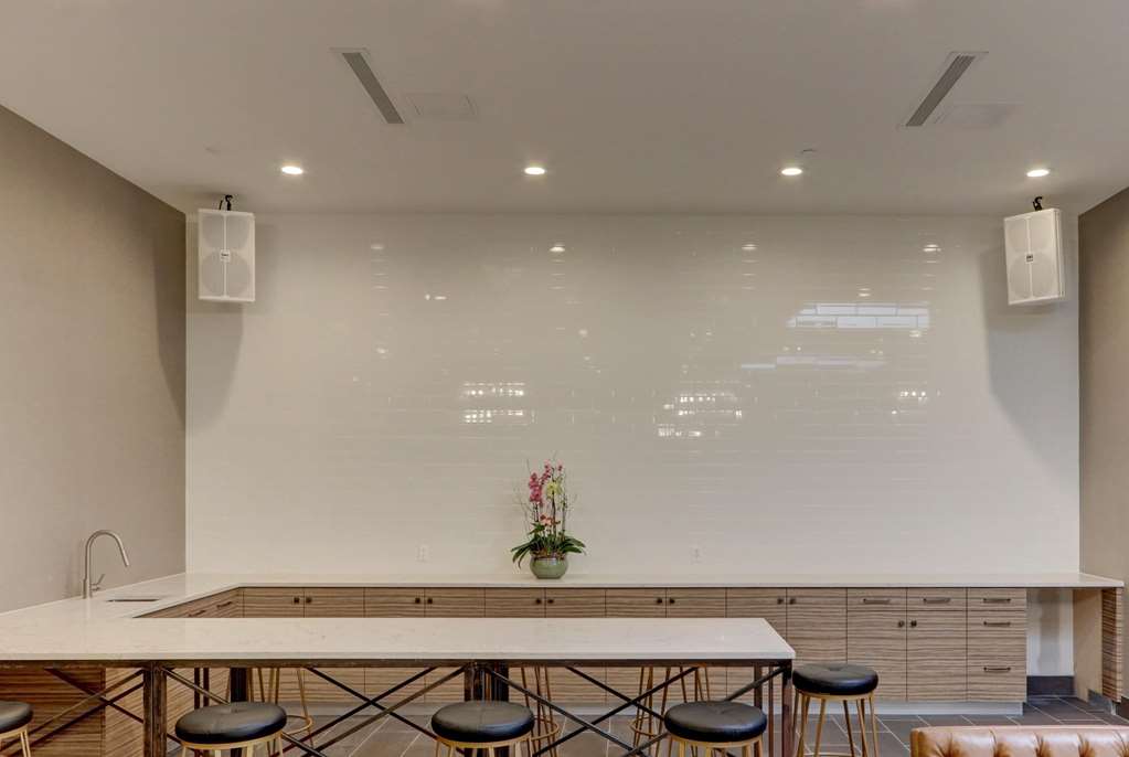 Microtel Inn by Wyndham Long Island City - photo 12