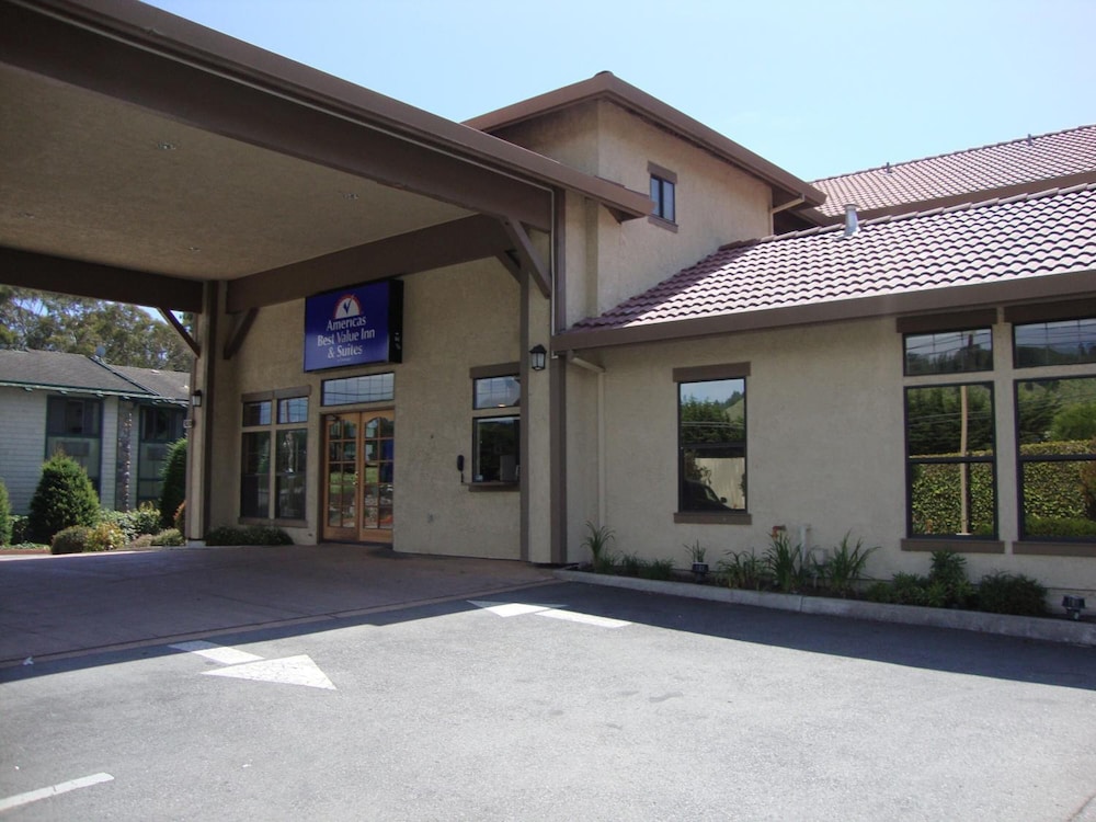 The Miramar Inn and Suites - photo 30