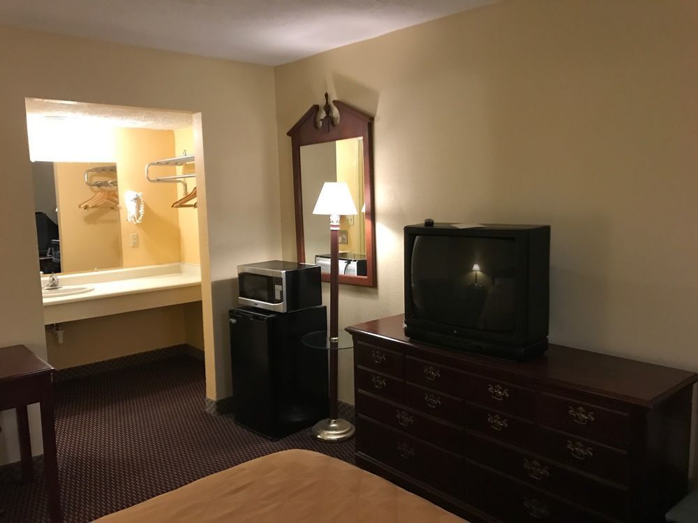 Travelodge Columbus East Near Reynoldsburg - photo 16