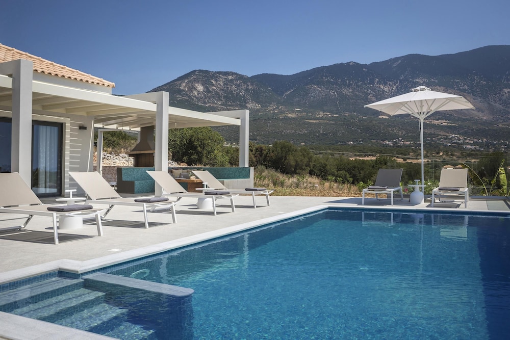 Villa Stellina in Karavados — 4-Star Luxury Hotel in Kefalonia, Greece