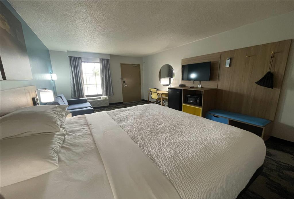 Days Inn & Suites by Wyndham York - photo 7
