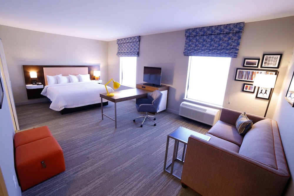 Hampton Inn & Suites Forest City - photo 8