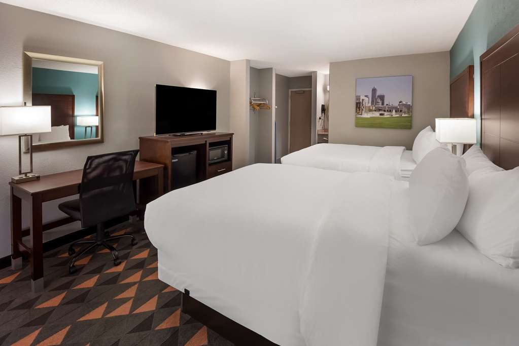 Clarion Pointe Indianapolis Northeast - photo 26