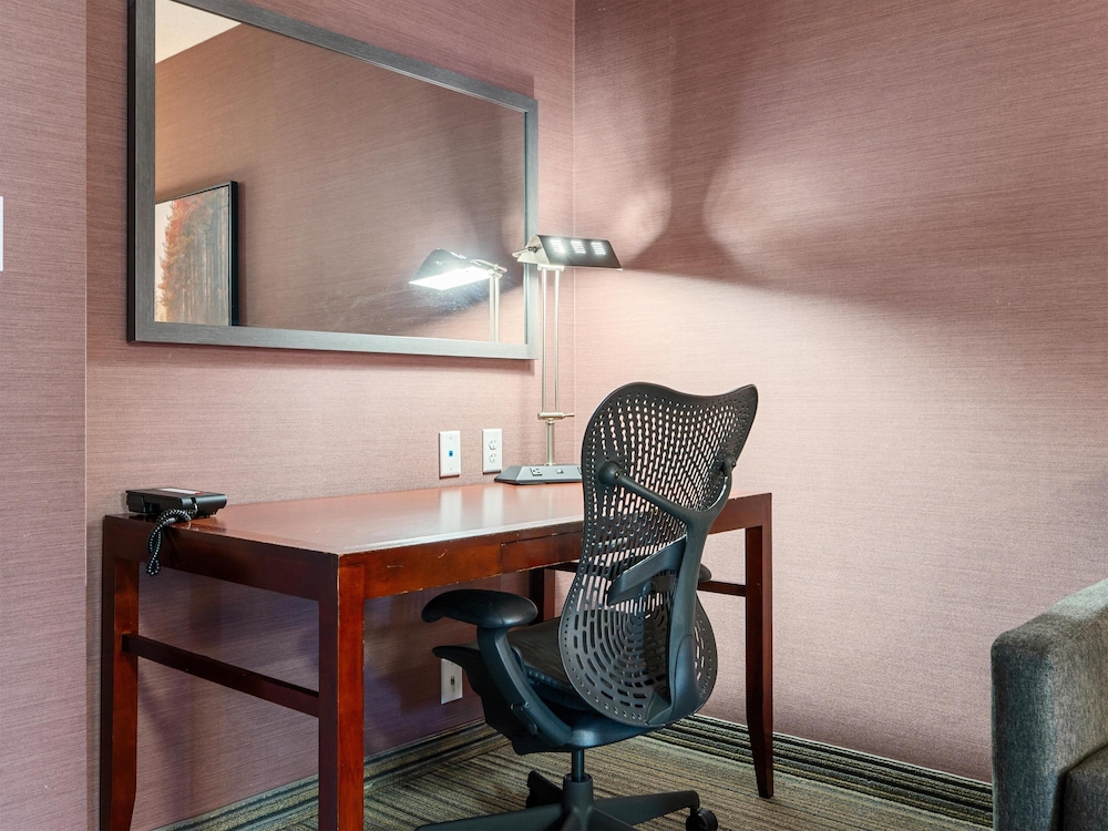 Hilton Garden Inn Winchester - photo 16