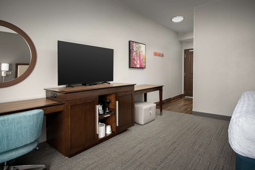 Hampton Inn & Suites Portland Hillsboro Evergreen Park - photo 11