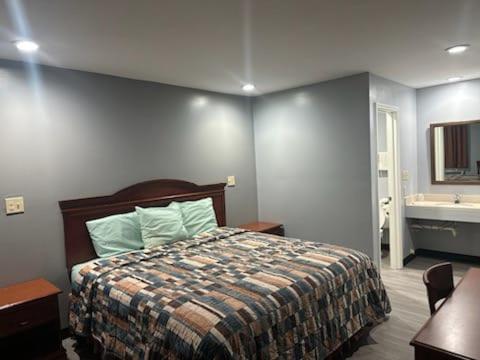 Sky Inn Hotel - photo 12