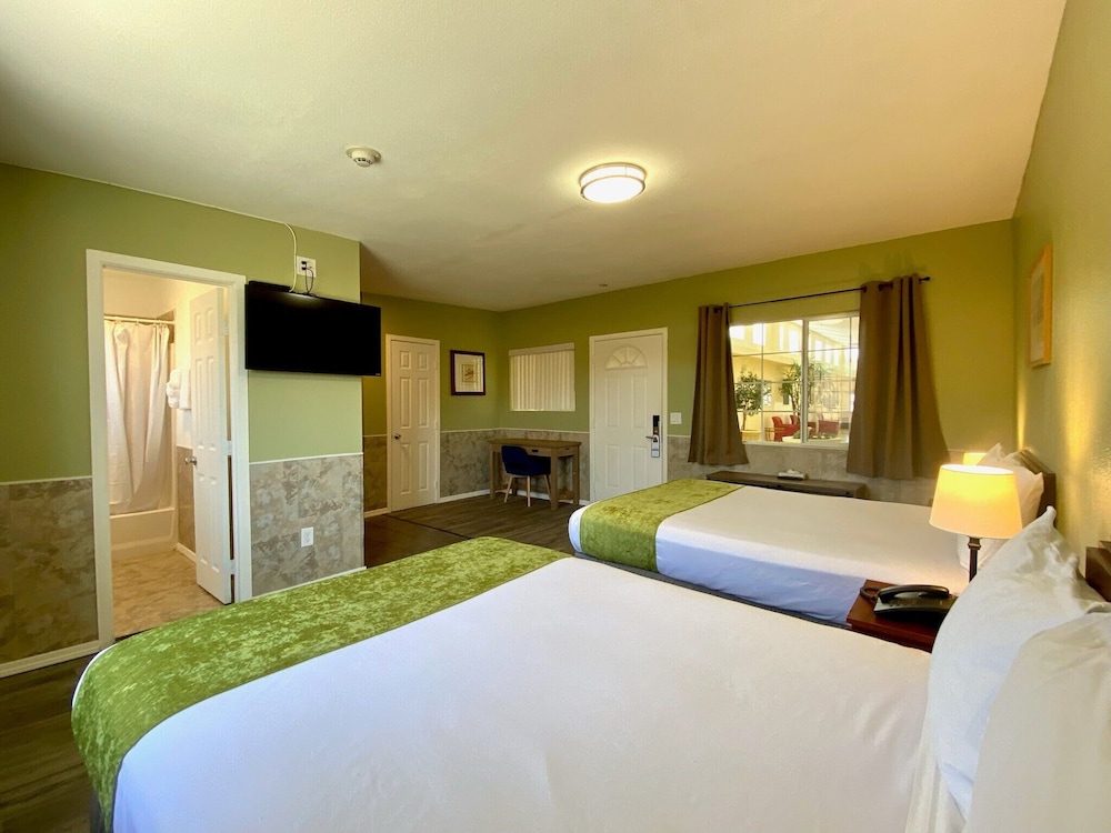 Europa Inn & Suites - photo 17