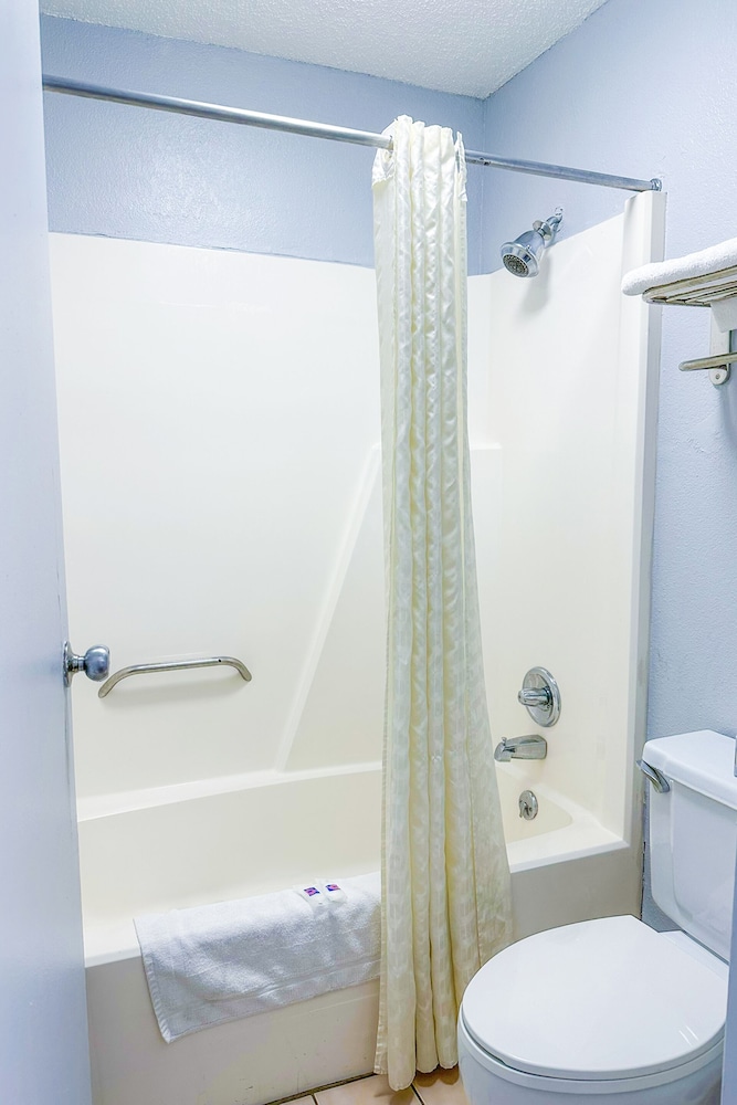 Happy Stay Inn Madisonville I 69 By OYO - photo 35