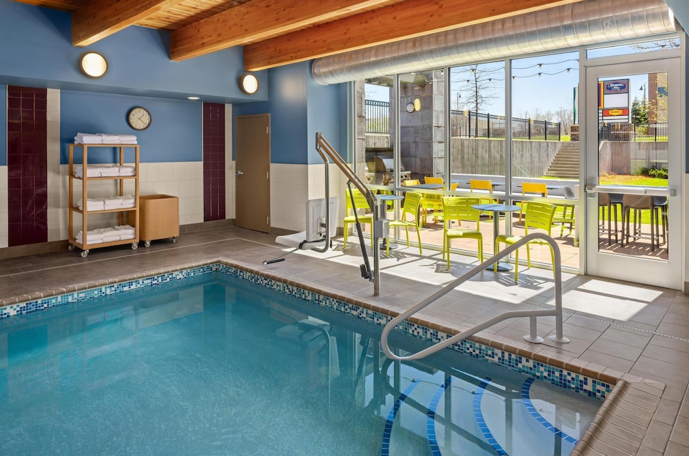 Home2 Suites by Hilton Roseville Minneapolis - photo 27