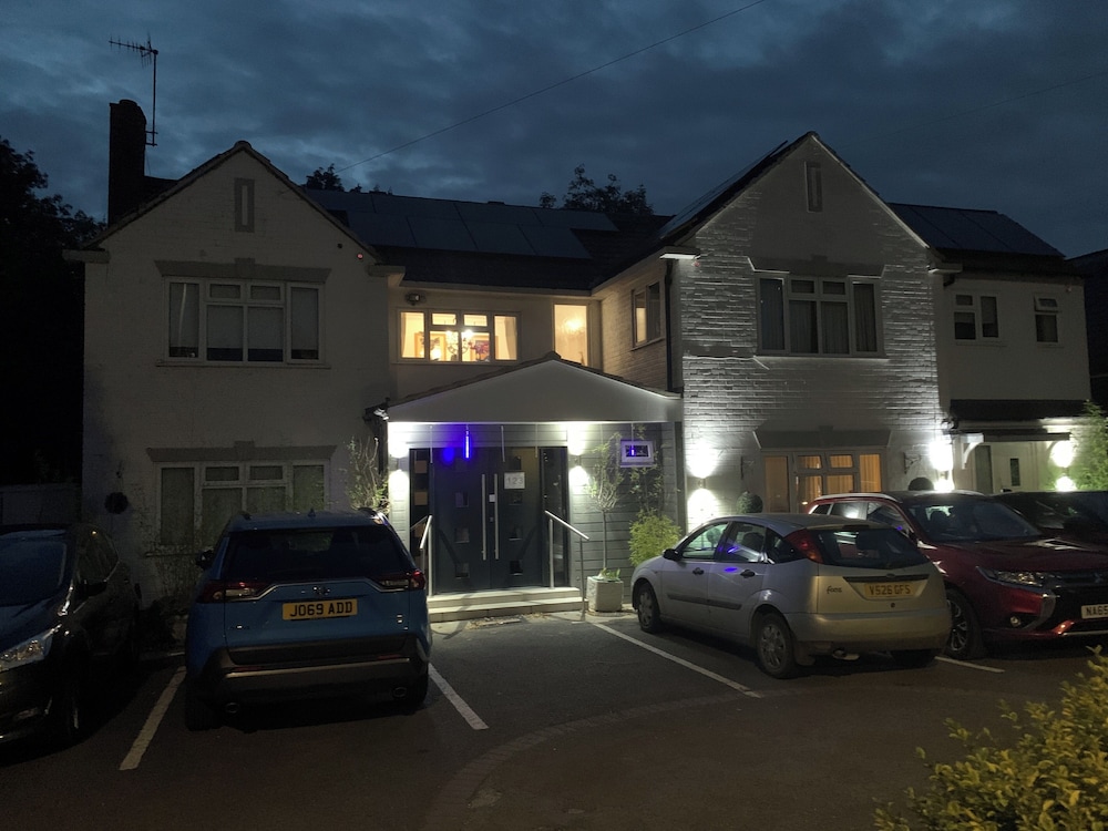 Avonpark House — 4-Star Luxury Hotel in Stratford-Upon-Avon, United Kingdom