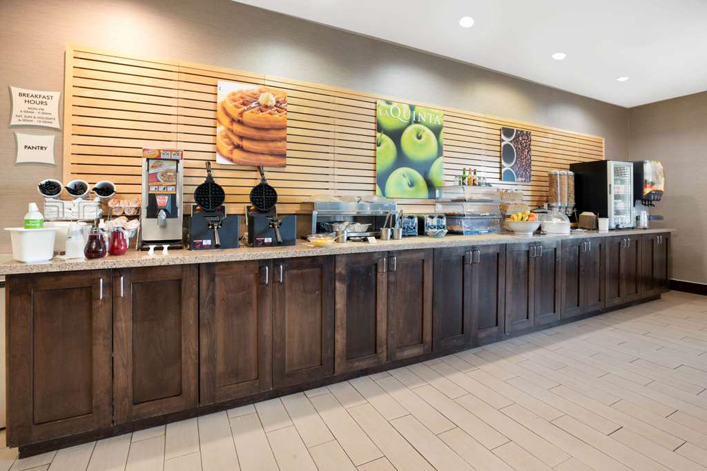 La Quinta Inn & Suites by Wyndham Bellingham - photo 70