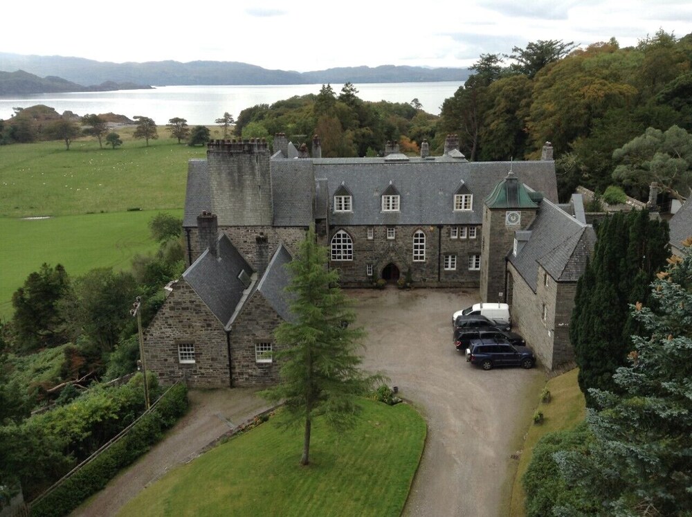 Arisaig Hotel in Fort William, United Kingdom