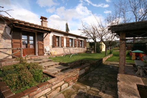 Acacia casetta con giardino — hotel in Donoratico