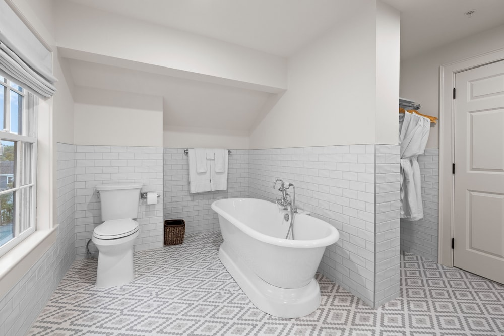 The Davenport Inn - photo 37