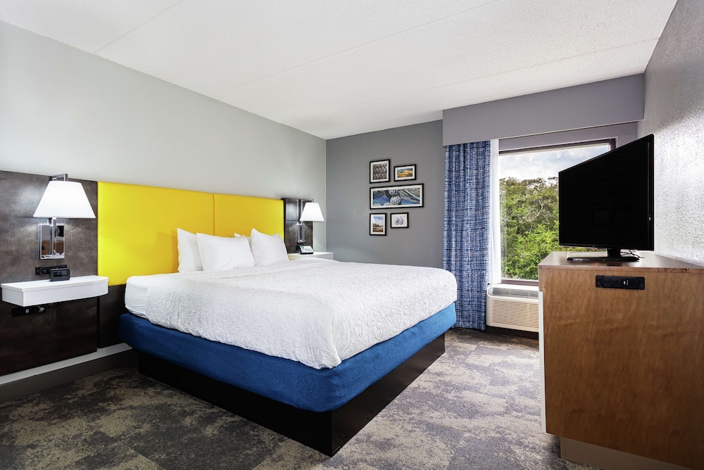Hampton Inn Amelia Island at Fernandina Beach - photo 20