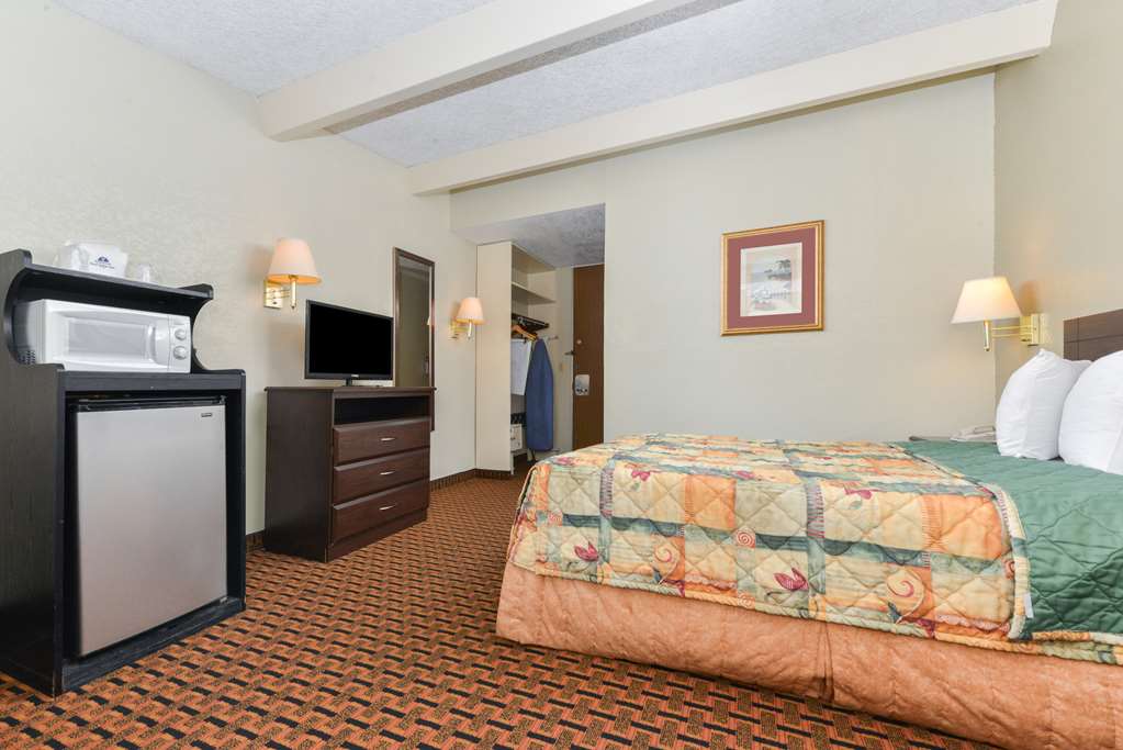 Americas Best Value Inn Sarasota Downtown - photo 16