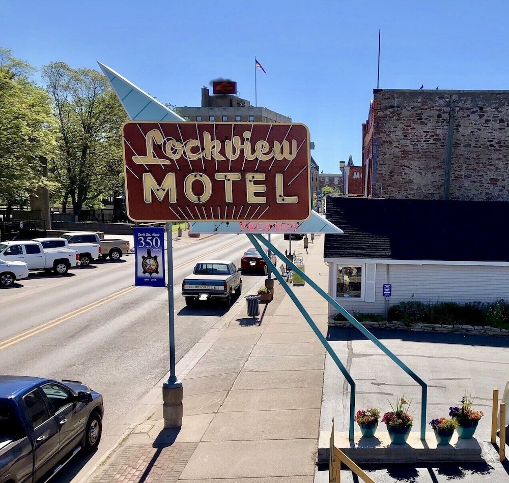 Lockview Motel - photo 59