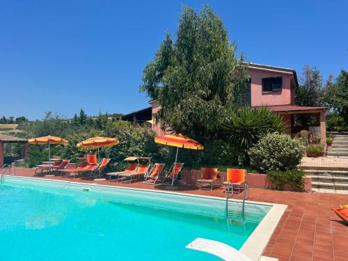 Apartment Contrada Brecciano 2 by Interhome — 4-Star Luxury Hotel in Citta Sant'angelo, Italy
