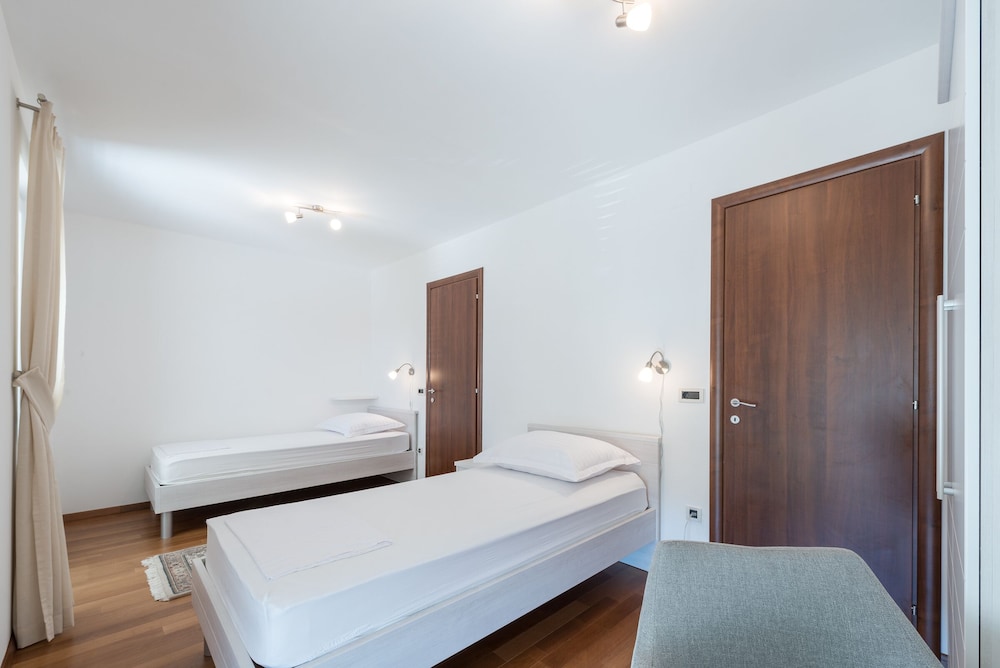 Apartment Maro Bayview