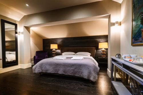 Chippenham Park Garden Rooms — hotel in Chippenham