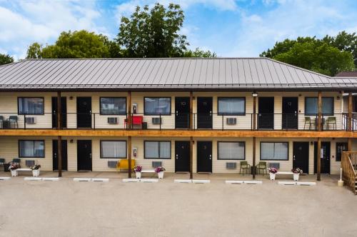 The Painted Pelican pet-friendly hotel Luxemburg