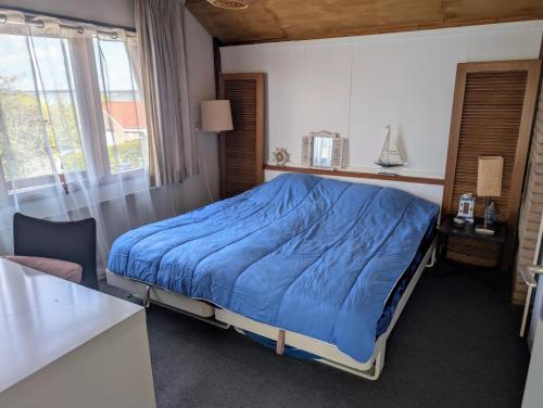 1 2 P Room near Airport AMS freeparking — hotel in Roelofarendsveen