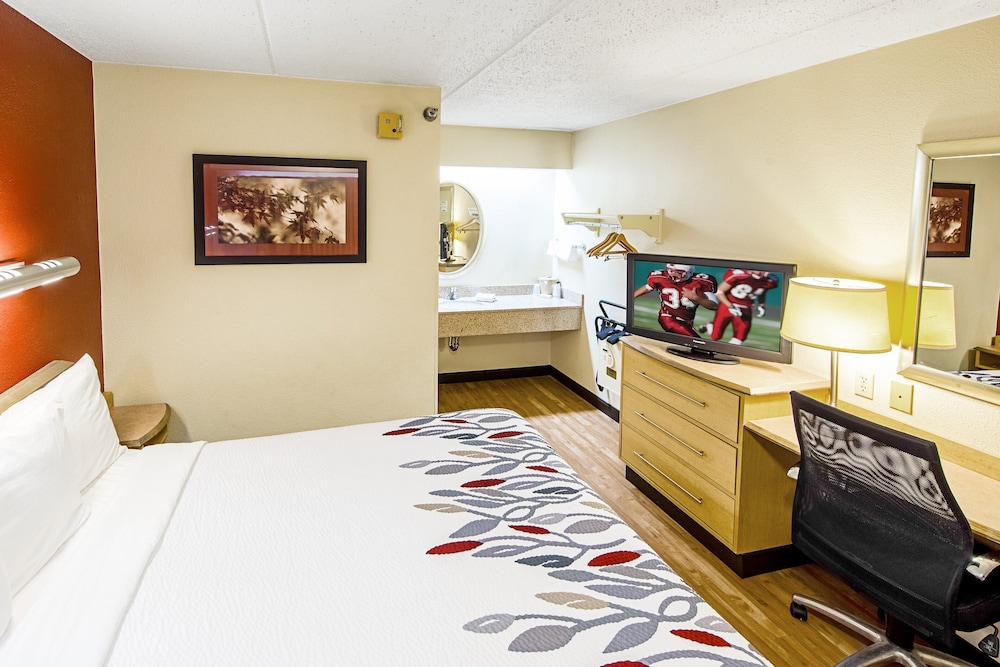 Red Roof Inn Huntington - photo 16