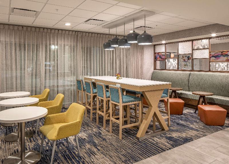 Hampton Inn Columbus NE - photo 12