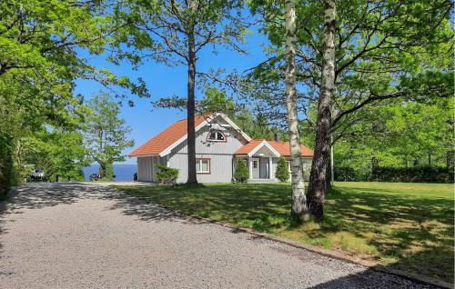 3 Bedroom Lovely Home In Stora Mellösa — 4-Star Luxury Hotel in Oerebro, Sweden