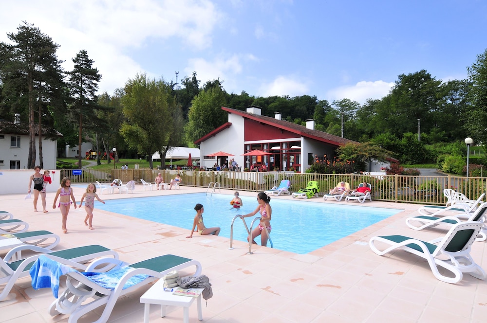 VVF Résidence Pays Basque Saint Jean Pied de Port — hotel in Saint-Jean-Pied-De-Port