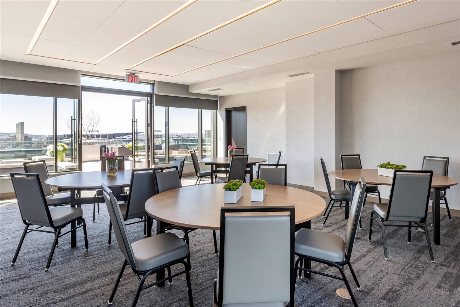 Cambria Hotel Washington D.C. Navy Yard Riverfront - photo 32