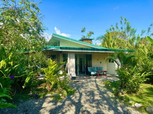 Casa Josh del Bambu — 4-Star Luxury Hotel in Puerto Jimenez, Costa Rica