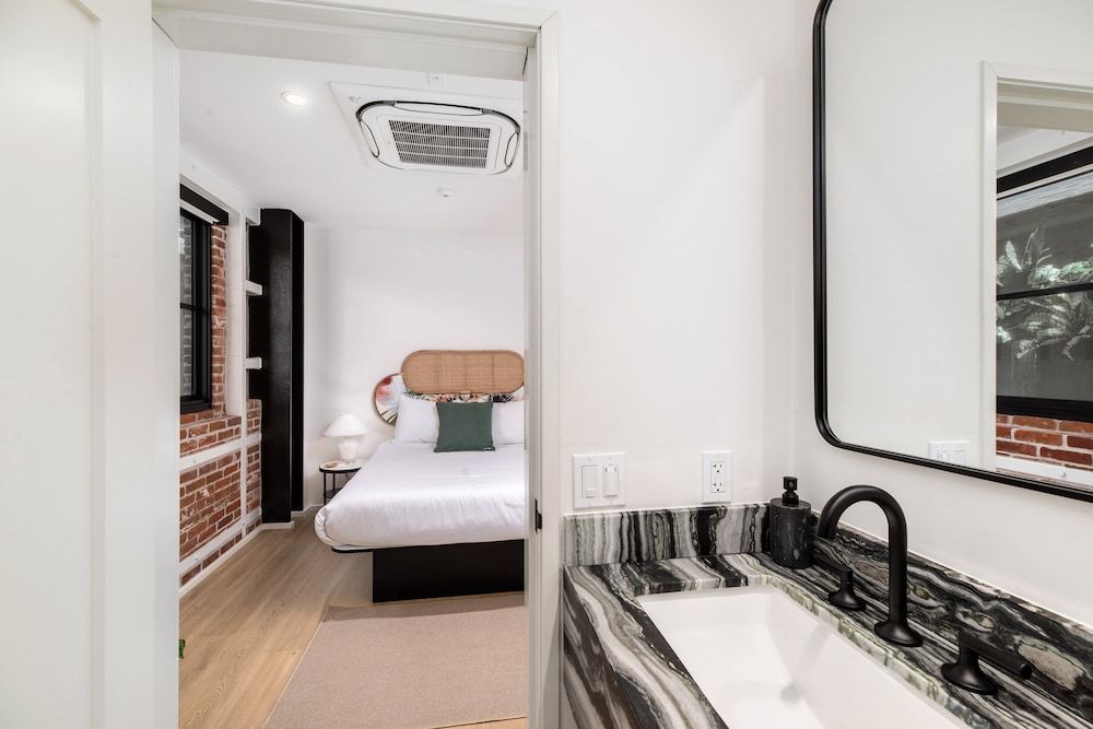 The Brick Hotel - photo 45