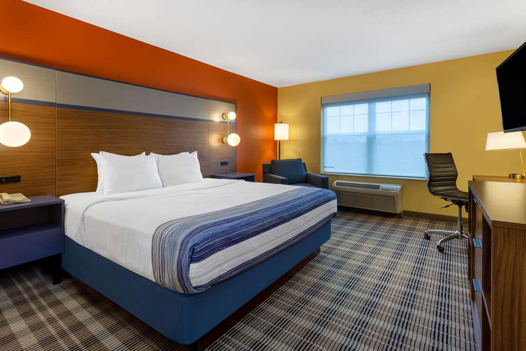 AmericInn by Wyndham Fulton Clinton - photo 10
