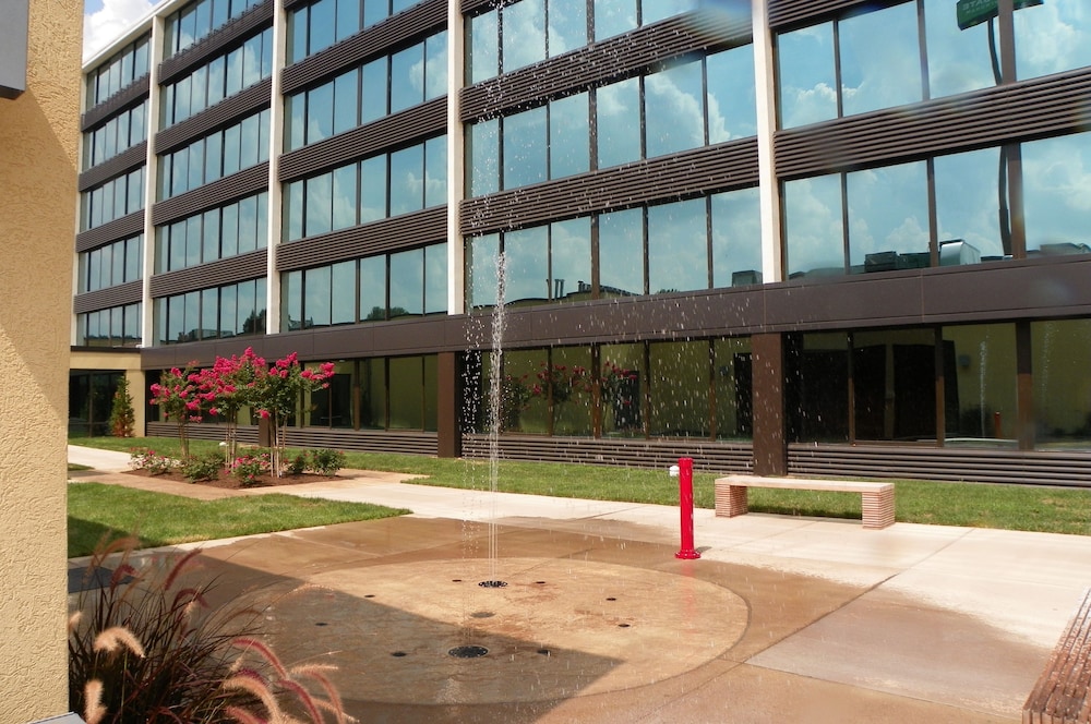 Holiday Inn Hotel & Suites Charleston West by IHG - photo 44