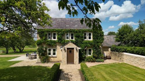 Otmoor House — 4-Star Luxury Hotel in Oxford, United Kingdom