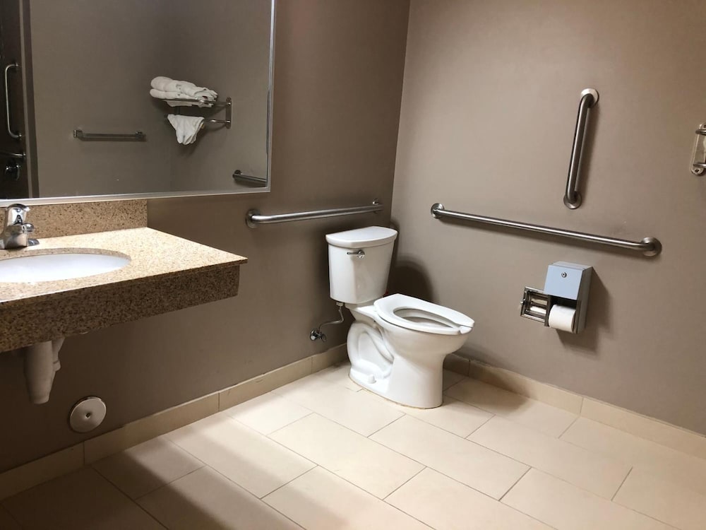 Red Carpet Inn And Suites Monmouth Jtc - photo 34