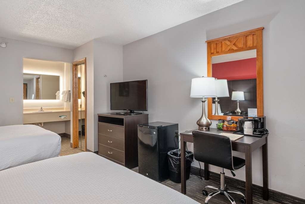 Ramada by Wyndham Sioux Falls Airport Waterpark & Event Ctr - photo 35