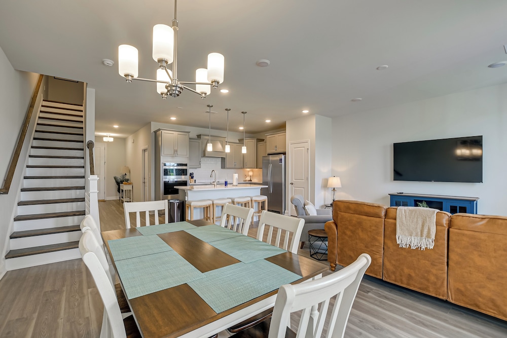 Golf Getaway with Pool Access in North Myrtle Beach — 4-Star Luxury Hotel in Myrtle Beach, United States