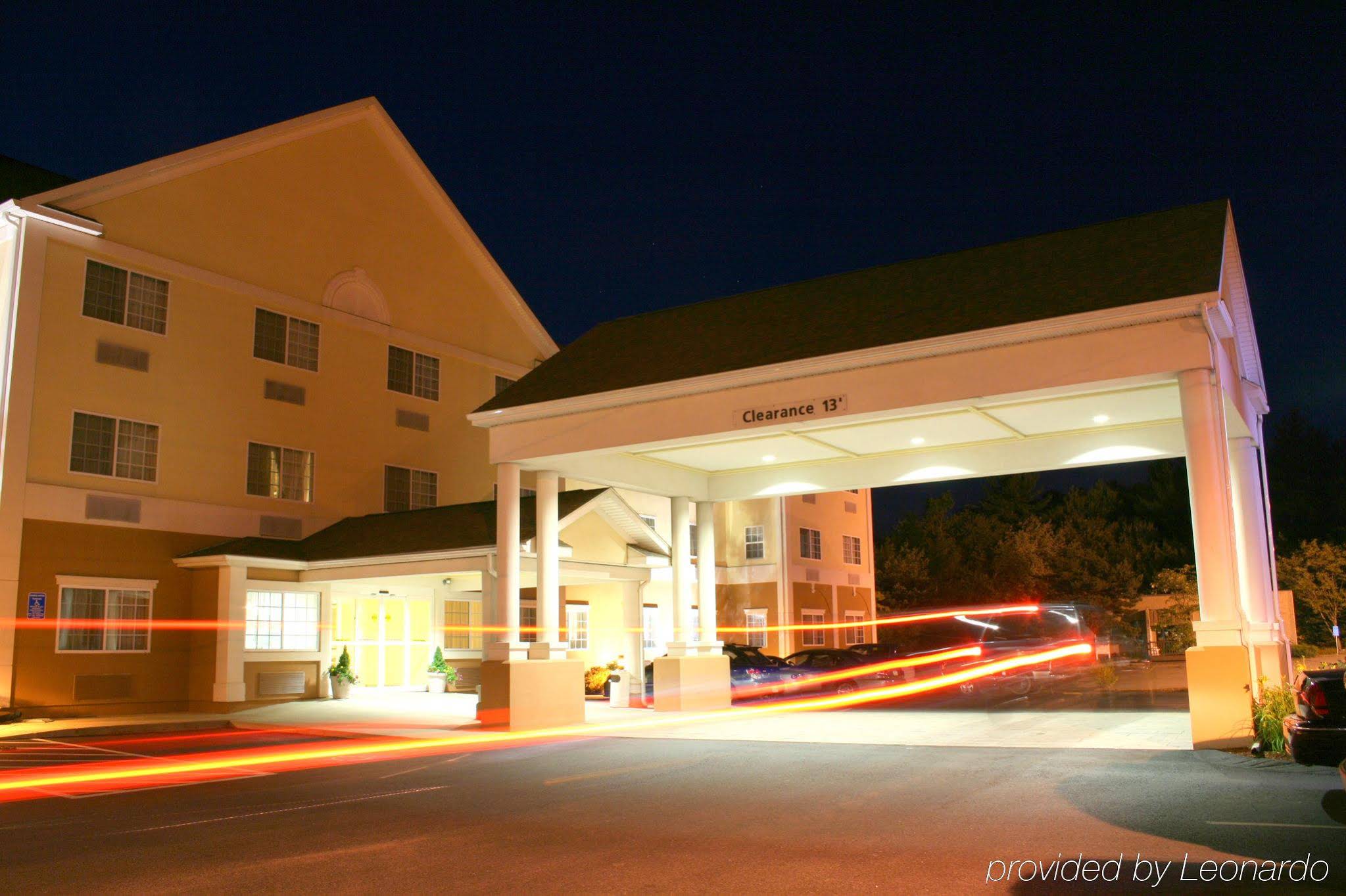 Holiday Inn Express Hotel & Suites Boston Marlboro