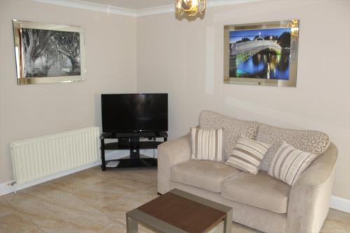 Wild Atlantic Accommodation 2G Orchard Crescent — 4-Star Luxury Hotel in Letterkenny, Republic of Ireland