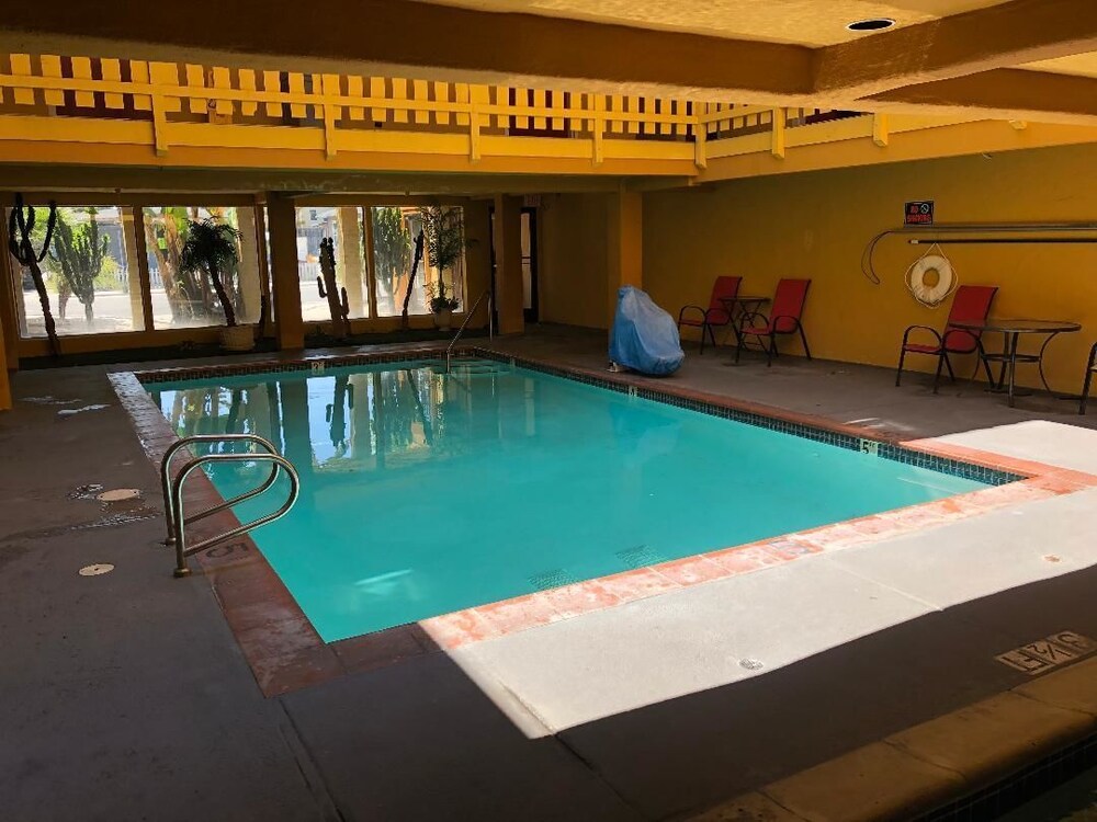 The Aqua Pacific Hotel - photo 13