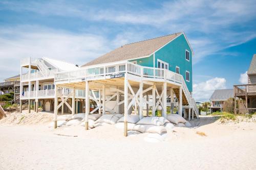 Just Beachy by Oak Island Accommodations - photo 12