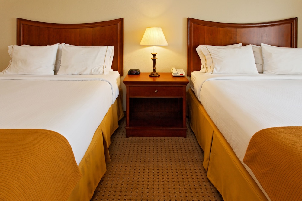 Holiday Inn Express & Suites Mansfield by IHG - photo 15
