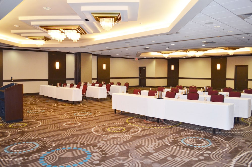Doubletree by Hilton Houston Hobby Airport - photo 39