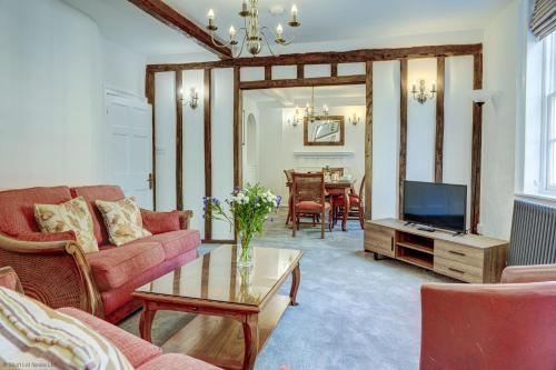 Market Place Cottage — 4-Star Luxury Hotel in Woodstock, United Kingdom