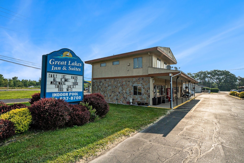 Great Lakes Inn and Suites in South Haven, United States