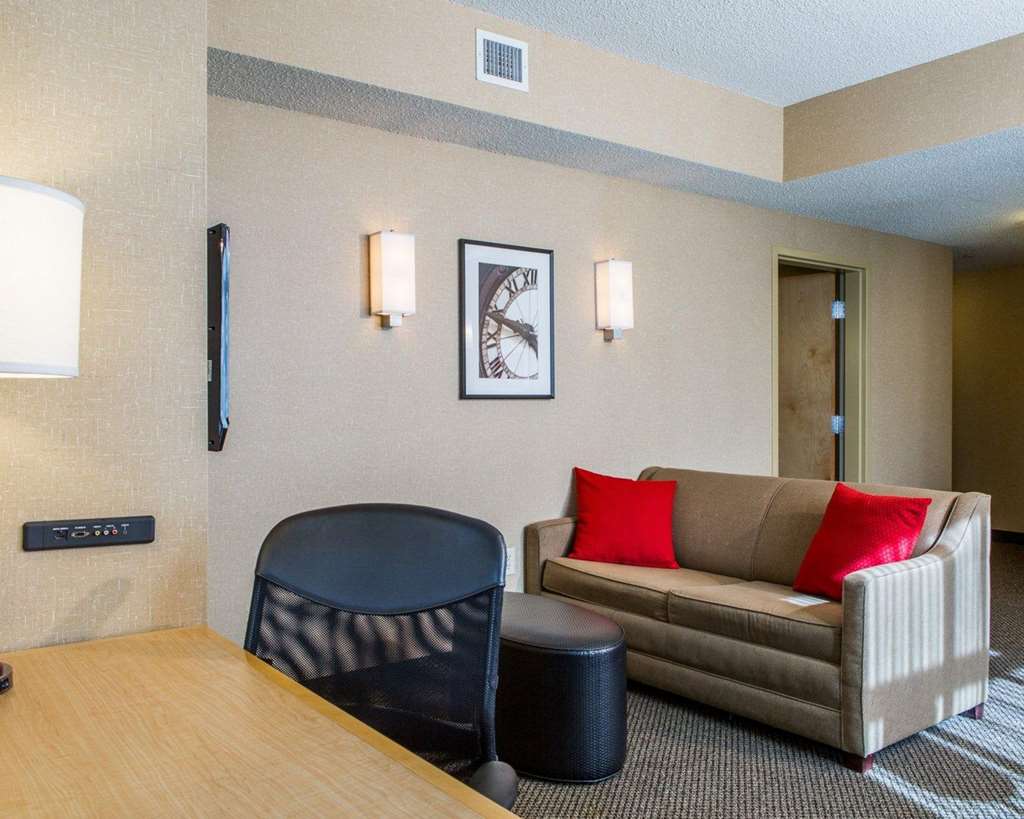 Cambria Hotel Traverse City - photo 11