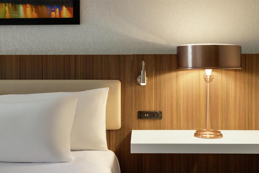 Hilton Garden Inn Cleveland Airport - photo 8